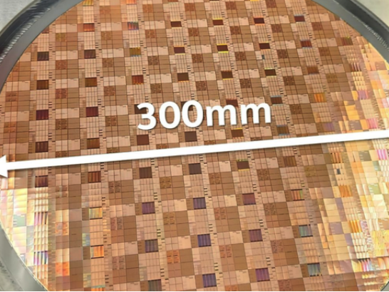 英特尔300mm GaN-on-Si超薄晶圆